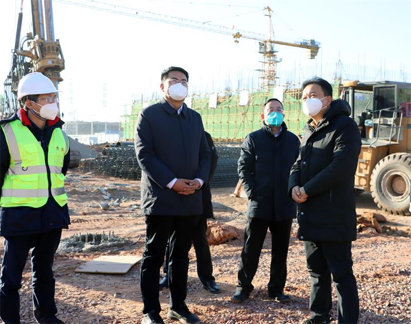 刘小波调研督导小区消防安全、煤矿安全生产和重点项目等工作